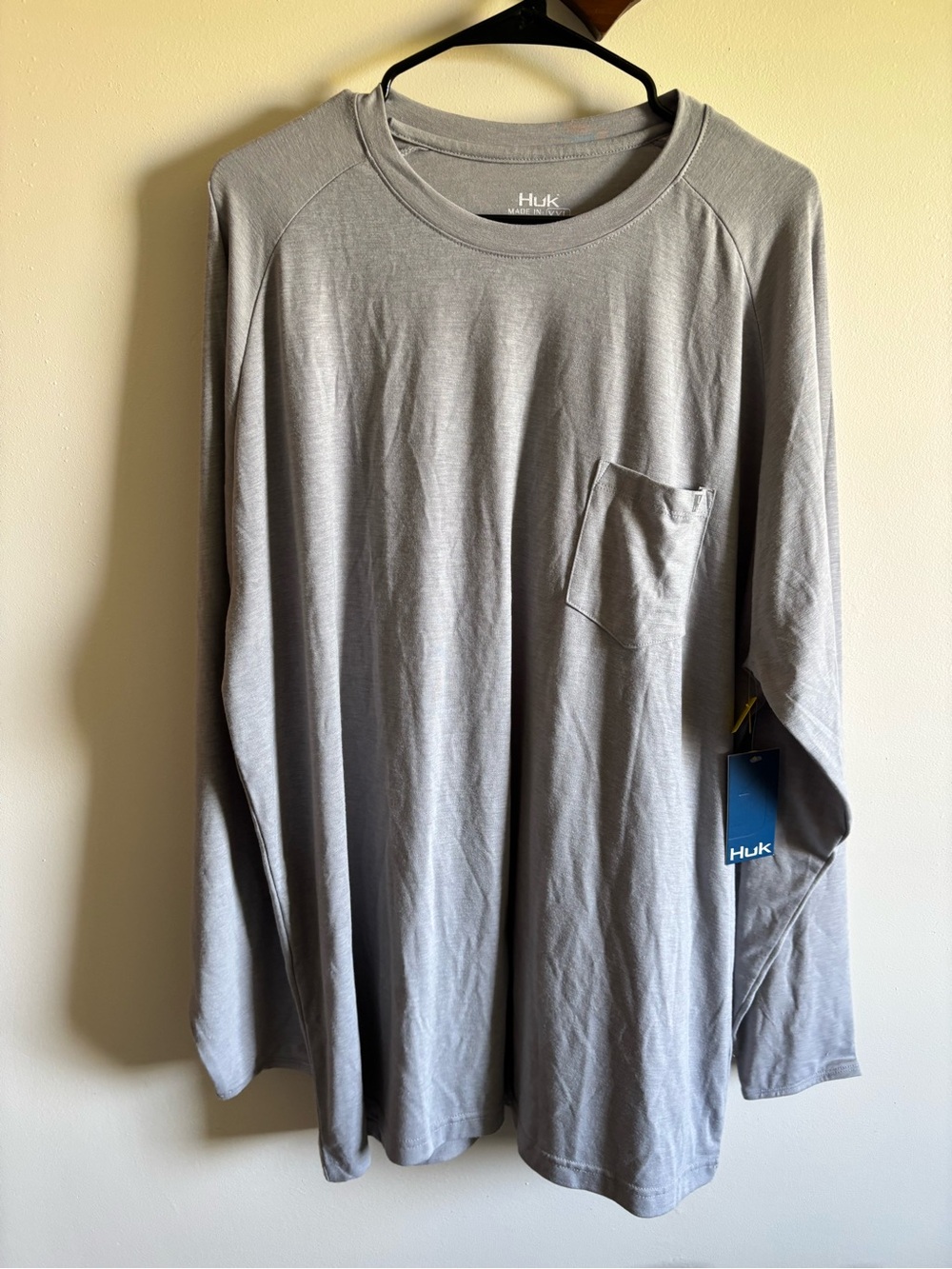 Huk Long-Sleeve Pocket Tee in Gray